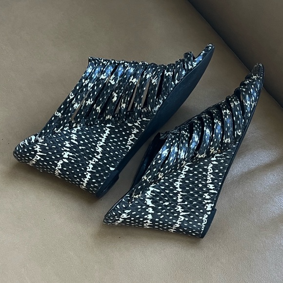 Calvin Klein Snakeskin Black and White Wedges Heels Strappy Sandals 6 - Picture 5 of 5